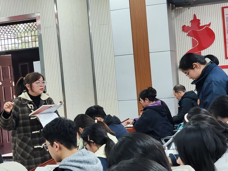 张雯.jpg